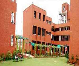 Sri Guru Gobind Singh College of Commerce